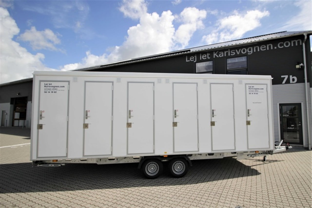 Ny BadMobil fra Karlsvognen med 6 komplette badeværelser